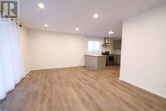 128 Toulon Crescent in London, ON - Building Photo - Building Photo