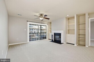 10195 Ashbrooke Ct in Oakton, VA - Foto de edificio - Building Photo