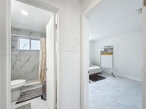 2223 Liberty St in Hollywood, FL - Foto de edificio - Building Photo
