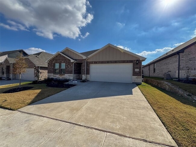 2110 Dunbar Dr in Sherman, TX - Foto de edificio - Building Photo