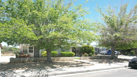 14703 Mesa Dr in Victorville, CA - Building Photo