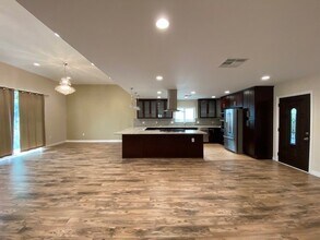 6657 Enfield Ave, Unit 1006 in Los Angeles, CA - Building Photo - Building Photo