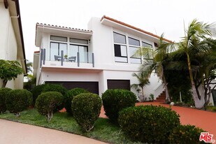 6401 Via Baron in Rancho Palos Verdes, CA - Building Photo