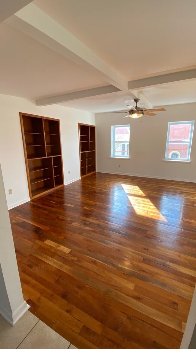 745 S 16th St, Unit 2nd floor