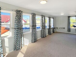 1323 Russell Way in Hayward, CA - Building Photo - Building Photo