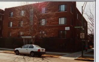 6454-6456 N Mozart St Apartments