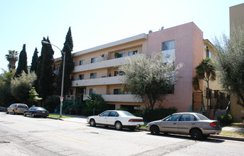 333 South New Hampshire Avenue in Los Angeles, CA - Building Photo - Building Photo