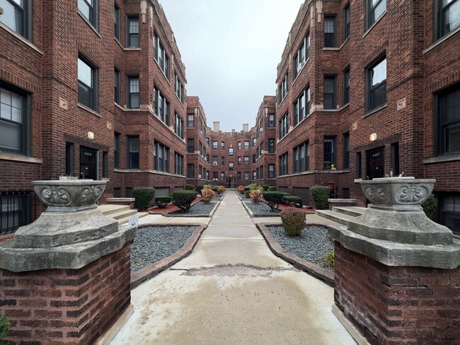property at 4424 N Wolcott