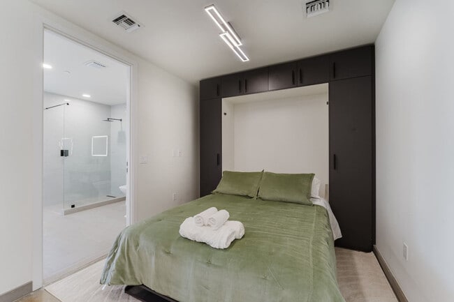 2750 Griffin Rd in Fort Lauderdale, FL - Foto de edificio - Building Photo