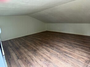 2146 Salzer Valley Rd in Centralia, WA - Building Photo - Building Photo