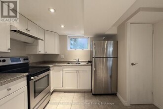 17 Ottawa Crescent in Guelph, ON - Building Photo - Building Photo