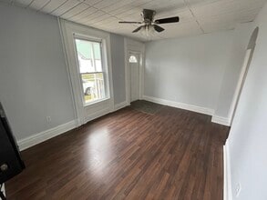127 N Arlington Ave, Unit 2 in Gloversville, NY - Building Photo - Building Photo