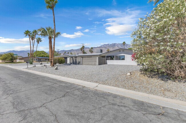 property at 2203 E Acacia Rd N