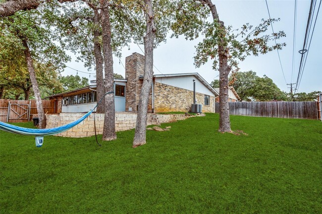 2201 Cottonwood Ln