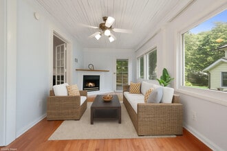 53 Indian Field Rd in Greenwich, CT - Building Photo - Building Photo