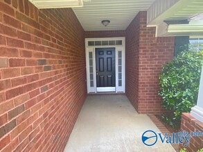 4828 SE Canterwood Dr in Owens Cross Roads, AL - Building Photo - Building Photo