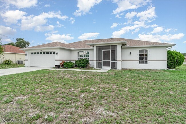 879 Rue Labeau Cir in Ft. Myers, FL - Building Photo - Building Photo