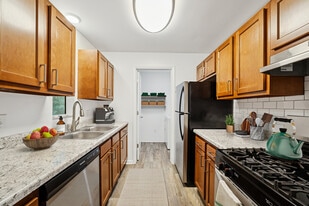 ReNew Woodlake in Wyoming, MI - Building Photo