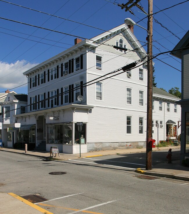 117 Water St in Stonington, CT - Foto de edificio - Building Photo