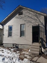 220 Wasaon St in Toledo, OH - Building Photo