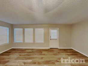 1113 Beeblossom Dr in Desoto, TX - Building Photo - Building Photo