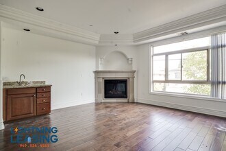 10641 Woodbridge St in Los Angeles, CA - Building Photo - Building Photo