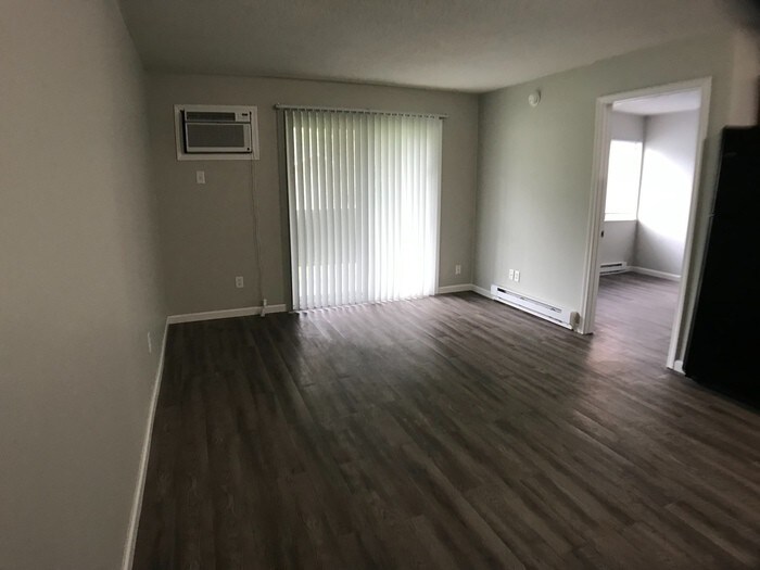 518 S 3rd St-Unit -E in Niles, MI - Building Photo