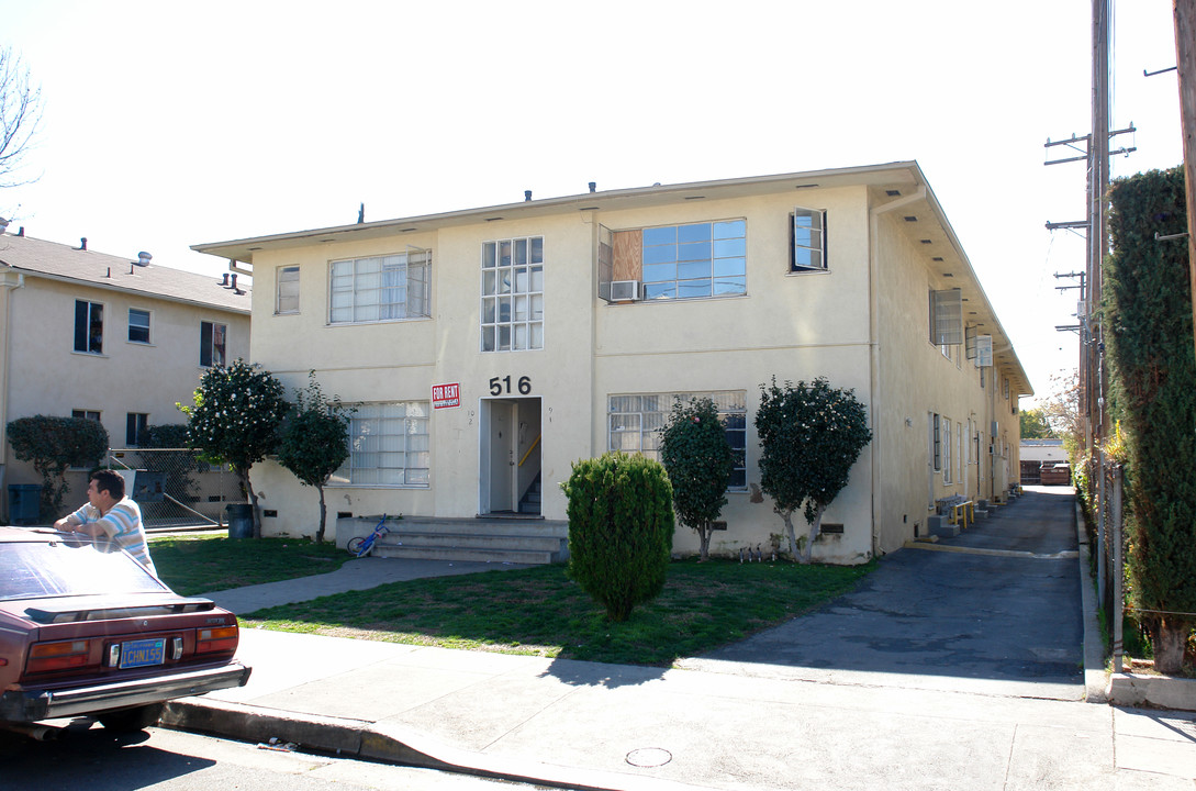 516 E Lomita Ave in Glendale, CA - Building Photo