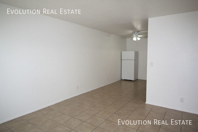 2413 N Amarillo St in Casa Grande, AZ - Building Photo - Building Photo