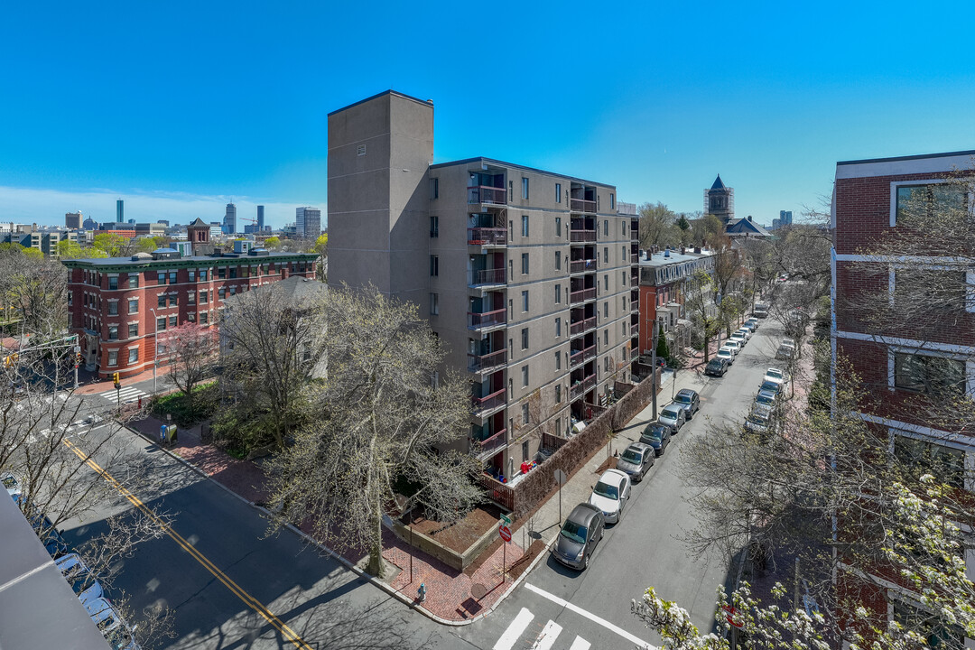 280 Harvard House Condominium in Cambridge, MA - Foto de edificio