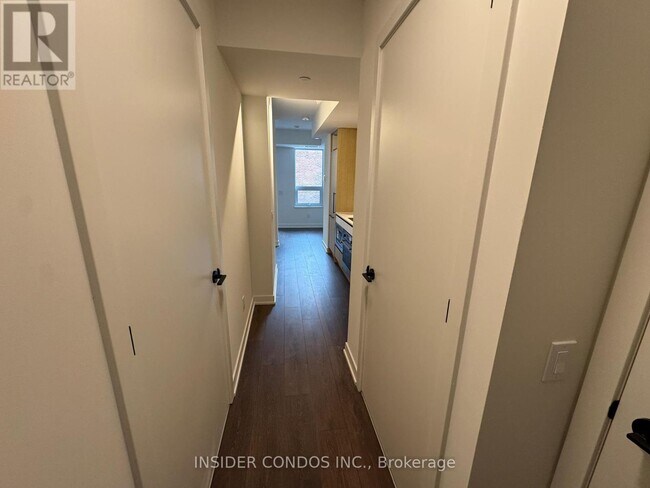 215-215 LAKEVIEW Ave in Toronto, ON - Building Photo - Building Photo