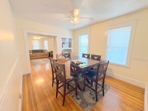 21 Dover St, Unit 2 in Cambridge, MA - Building Photo - Building Photo