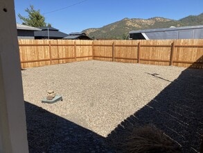 95 Champlin Ln in Gold Hill, OR - Building Photo - Building Photo