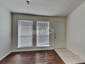 10236 Westward Dr in Fort Worth, TX - Foto de edificio - Building Photo