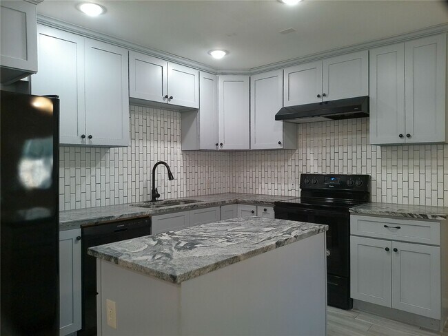 22262 Adams St in Porter, TX - Building Photo - Building Photo