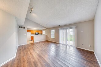 2715 E 28th St in Indianapolis, IN - Building Photo - Building Photo