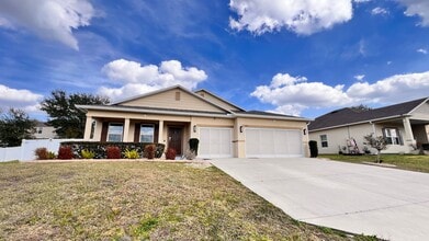 1922 Bell Crk Lp in Fruitland Park, FL - Building Photo - Building Photo