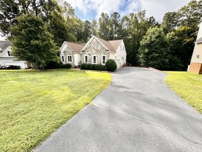 509 Braxton Hills Terrace in Richmond, VA - Foto de edificio - Building Photo