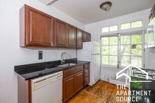 911 Elmwood Ave in Evanston, IL - Building Photo