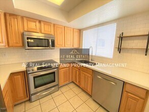 9151 W Greenway Rd in Peoria, AZ - Building Photo - Building Photo