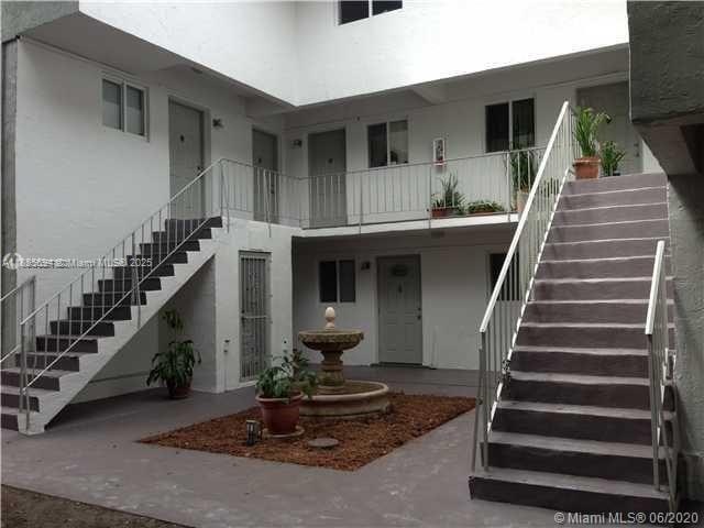 7626 NE 6th Ct in Miami, FL - Foto de edificio - Building Photo