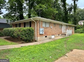 1275 E Washington Ave in East Point, GA - Building Photo