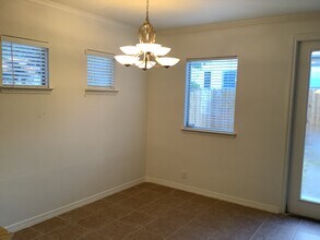 1223 Cresswell Cove in San Antonio, TX - Foto de edificio - Building Photo