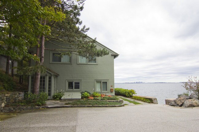 35 Vernon St in Nahant, MA - Foto de edificio - Building Photo