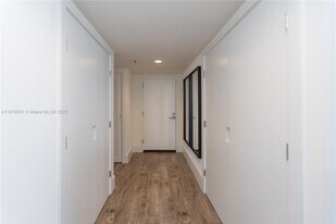 90 Alton Rd in Miami Beach, FL - Building Photo