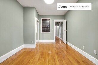 Private bedroom in 3 bed/2 bath Home in Boston, MA - Building Photo - Building Photo
