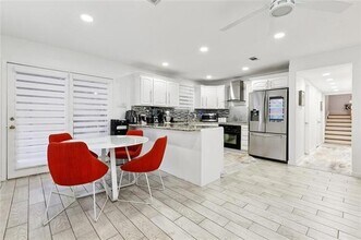 1015 Roselawn St in Metairie, LA - Building Photo - Building Photo