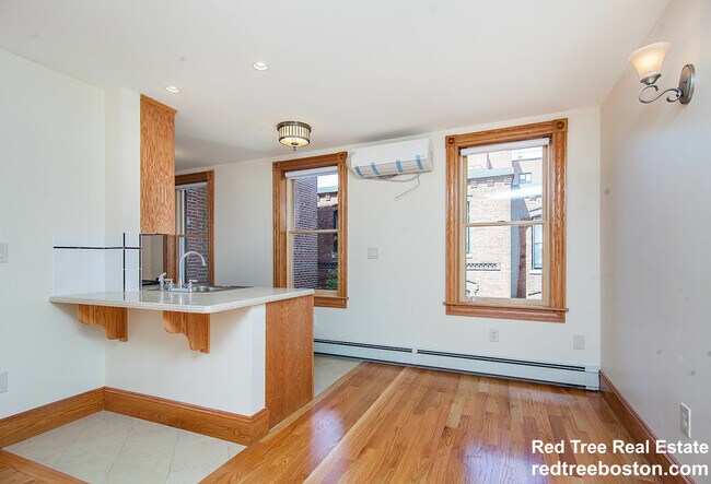 27 Phillips St, Unit 4 in Boston, MA - Building Photo - Building Photo