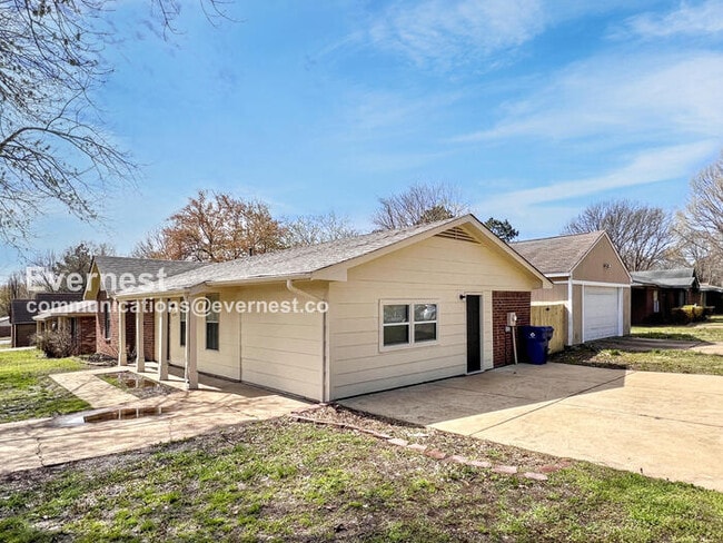 6175 Forestgate Rd in Horn Lake, MS - Building Photo - Building Photo