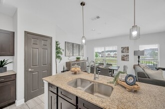 Townhomes at Lake Park in Pearland, TX - Foto de edificio - Building Photo